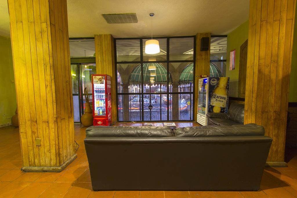 Hotel Plaza 莫雷利亚 外观 照片